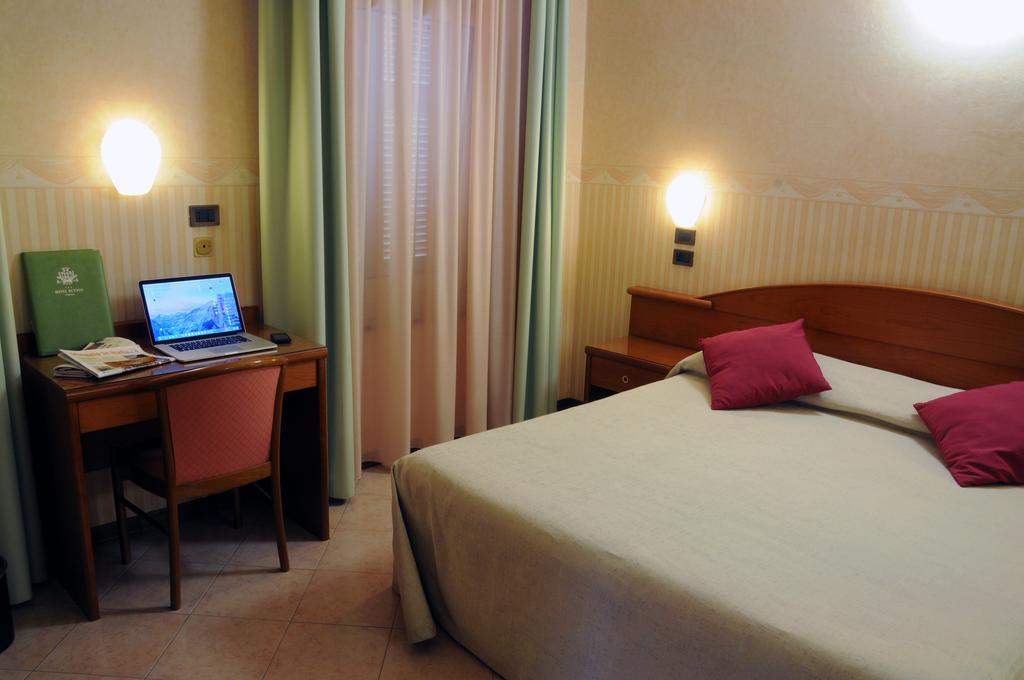 Hotel Button Parma