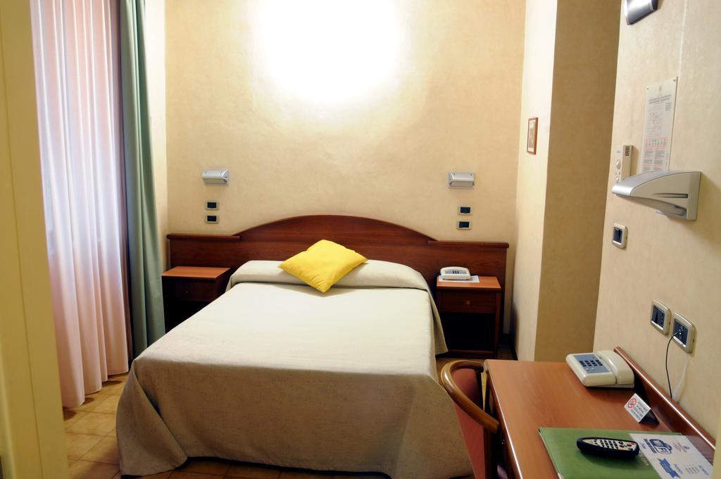 Button Hotel