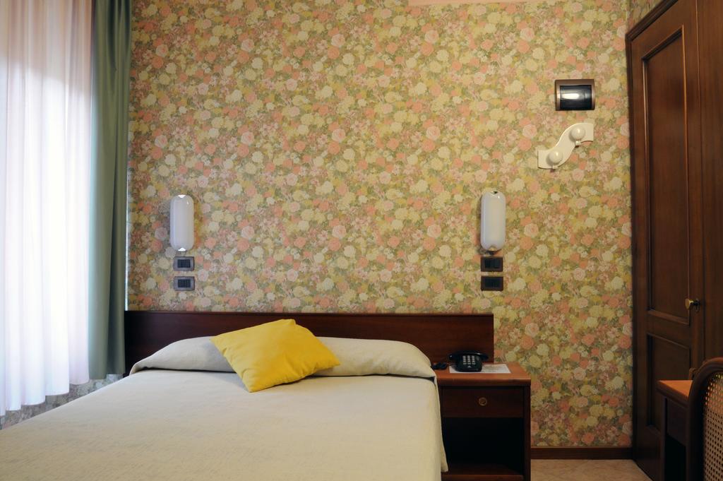 Button Hotel 3*