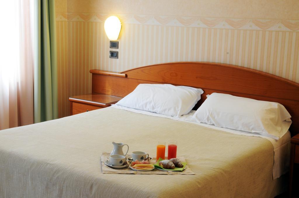 Hotel Button